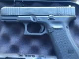 ÇALIŞAN KAMU GÖREVLİSİNDEN SIFIR KUTUSUNDA,HİÇ KULLANILMAYAN GLOCK 45 !