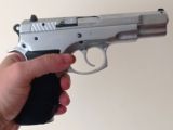 SIFIR AYARINDA KUTUSUNDA AZ KULLANILAN  HATASIZ TEMİZ 1995 MODEL MAT KROM  CZ 75 B !