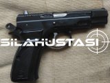 EMEKLİ EMNİYET GÖREVLİSİNDEN RUHSATLI,SIFIR AYARINDA,İLK ELDEN ÇOK AZ KULLANILAN 1995 MODEL ORJİNAL SİYAH CZ 75 B