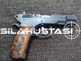 EMEKLİ EMNİYET GÖREVLİSİNDEN RUHSATLI,SIFIR AYARINDA KUTUSUNDA ,İLK ELDEN 1993 MODEL ORJİNAL SİYAH CZ 75 B