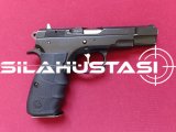 EMNİYET GÖREVLİSİNDEN RUHSATLI,SIFIR AYARINDA KUTUSUNDA,İLK ELDEN ÇOK AZ KULLANILAN 1993 MODEL ORJİNAL SİYAH CZ 75 B