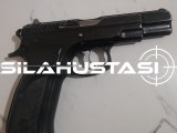 EMNİYET GÖREVLİSİNDEN RUHSATLI,SIFIR AYARINDA KUTUSUNDA,İLK ELDEN ÇOK AZ KULLANILAN 1995 MODEL ORJİNAL SİYAH CZ 75 B